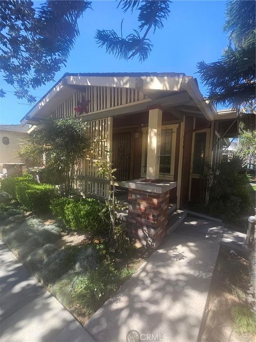 377 Ximeno Ave, Long Beach, CA, 90814-2953 | Card Image