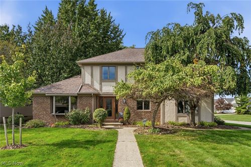 3374 Kings Mill Run, Rocky River, OH, 44116-3956 | Card Image