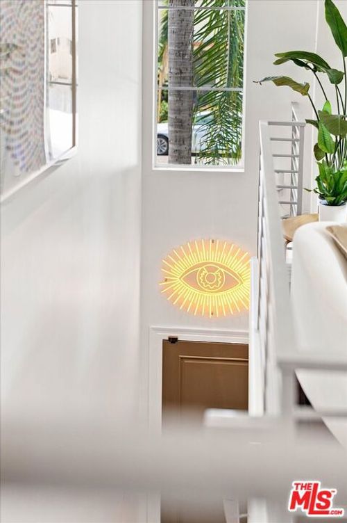2-1153 N Formosa Ave, West Hollywood, CA, 90046-5979 | Card Image