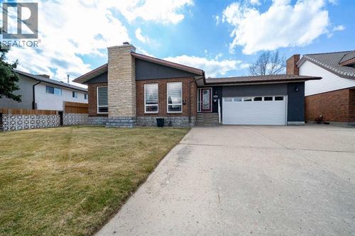 2672 12 Avenue Se, Medicine Hat, AB, T1B1V6 | Card Image