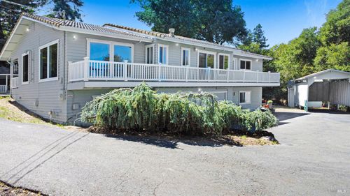 530 Bloomfield Road, Sebastopol, CA, 95472 | Card Image