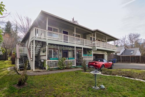 790 Park St, Ashland, OR, 97520-2506 | Card Image