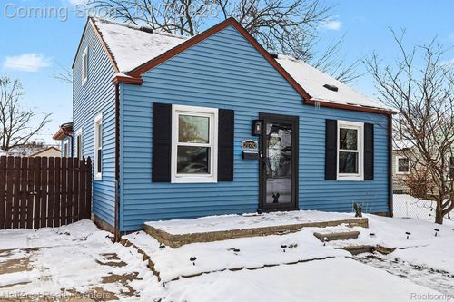 21732 Rosedale St, Saint Clair Shores, MI, 48080-3554 | Card Image