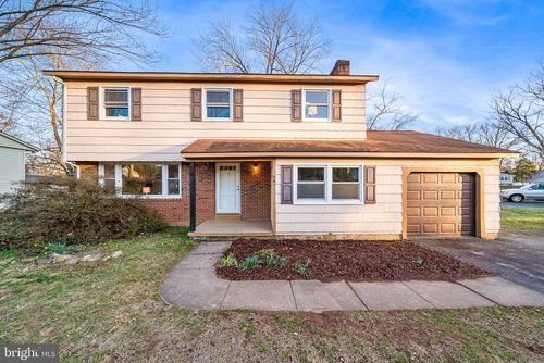 8811 Cather Avenue, MANASSAS, VA, 20110 | Card Image
