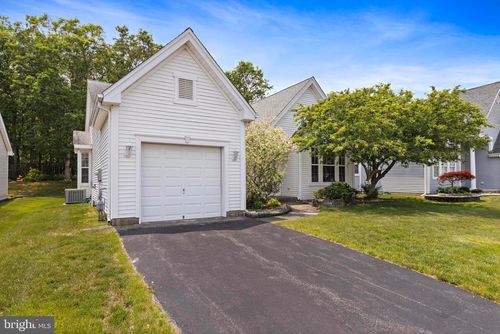 18 Valley Stream Pl, BARNEGAT, NJ, 08005-5524 | Card Image