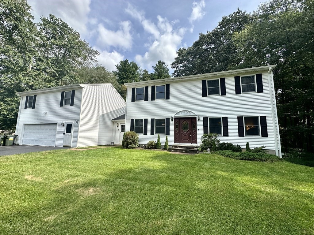 Dudley Rd, Oxford, MA 01540