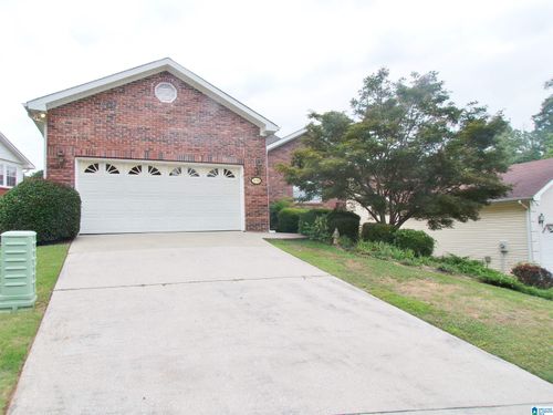 2606 Oak Village Dr, Anniston, AL, 36207-7621 | Card Image