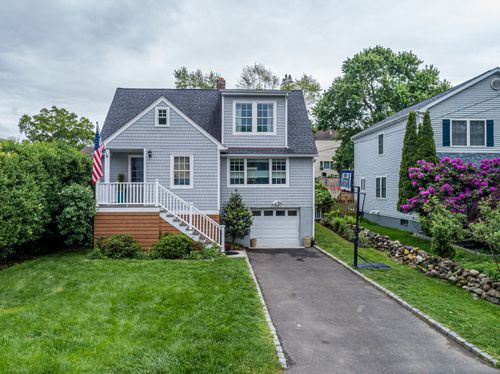 23 Hale St, Westport, CT, 06880-5137 | Card Image