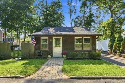 90 Jute Road, Brookhaven, NY, 11778 | Card Image
