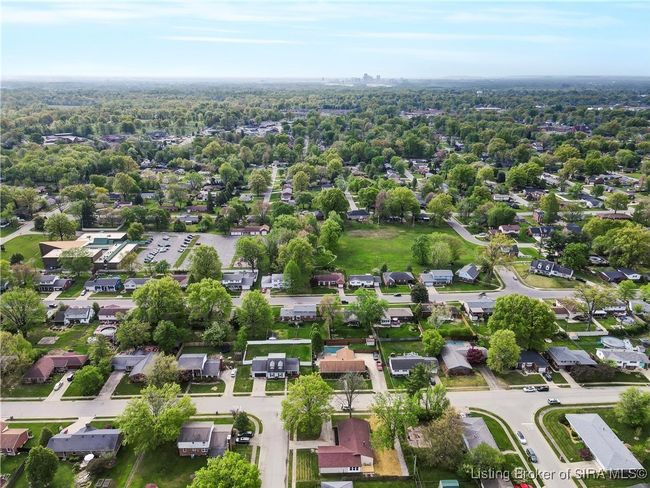 1801 Cliffwood Ct, Home with 4 bedrooms, 3 bathrooms and null parking in New Albany IN | Image 50