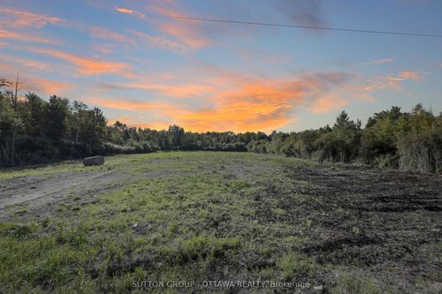 6216 Springhill Rd, Osgoode, ON, K0A2W0 | Card Image