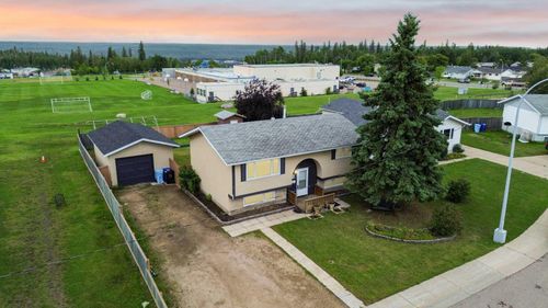 189 Sitka Dr, Fort Mcmurray, AB, T9H3C1 | Card Image