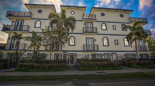 816 Ne 7th St, Fort Lauderdale, FL, 33304-2711 | Card Image