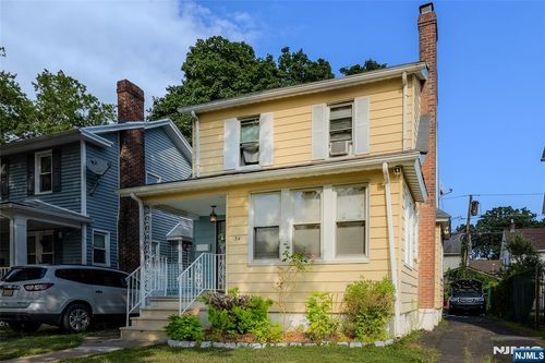 34 Warwick St, East Orange, NJ, 07017-5435 | Card Image