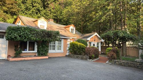 445 W Hartsdale Ave, Hartsdale, NY, 10530-1665 | Card Image