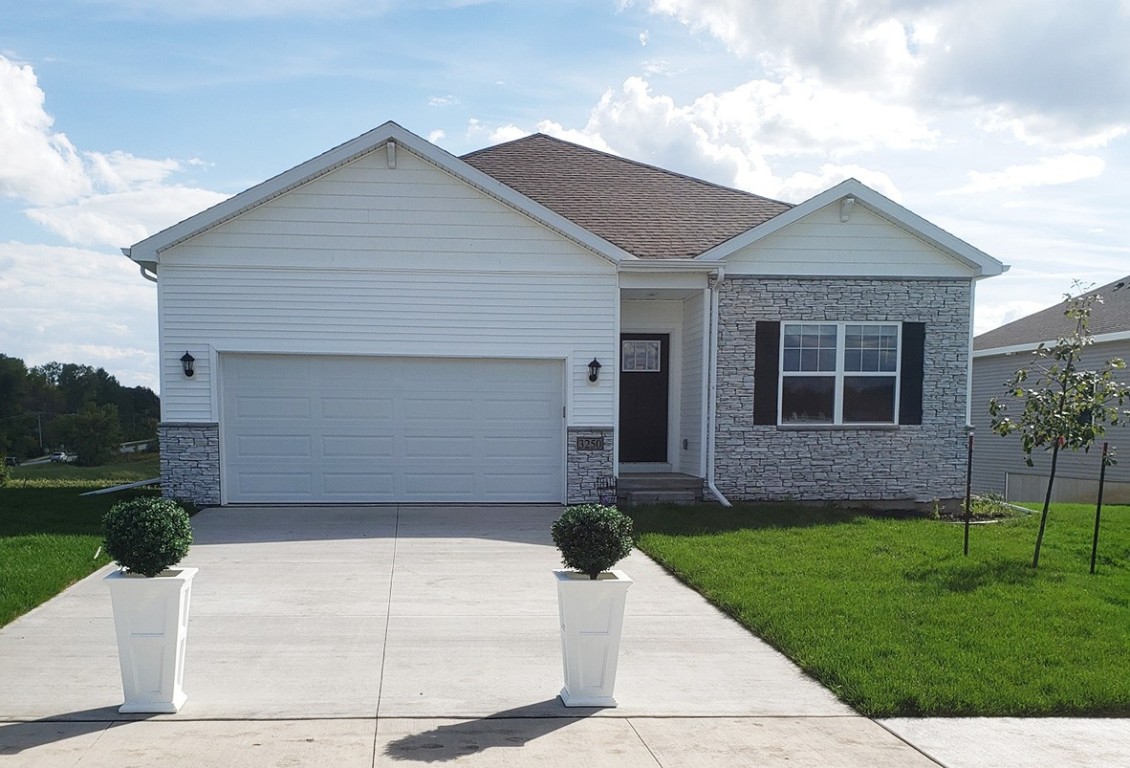 Downer Dr, Coralville, IA 52241
