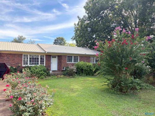 122 Cedar Crest Dr, Woodville, AL, 35776-6109 | Card Image