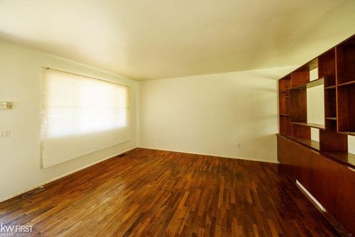 1359 W Princeton Ave, Flint, MI, 48505-1015 | Card Image