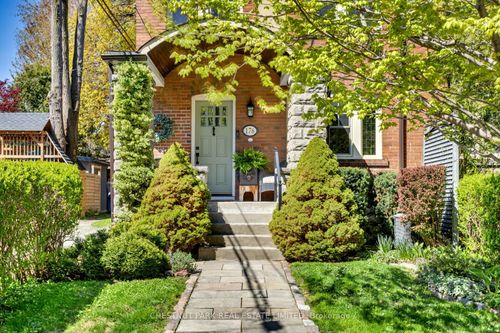 176 Forman Avenue, Toronto, ON, M4S2S2 | Card Image