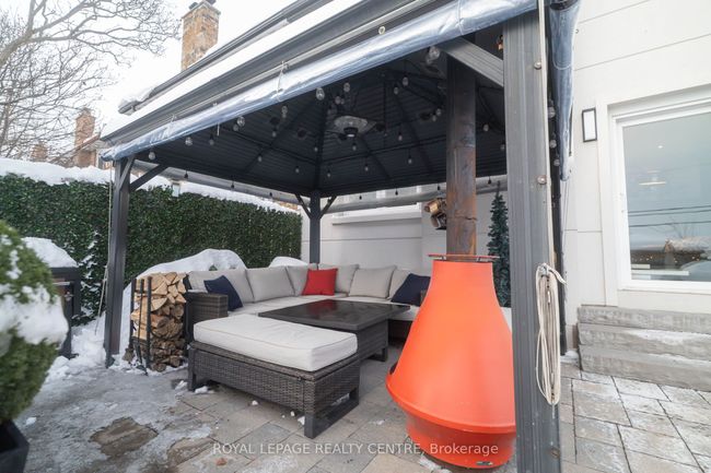 110 Simmons Blvd, House attached with 6 bedrooms, 3 bathrooms and 4 parking in Brampton ON | Image 32