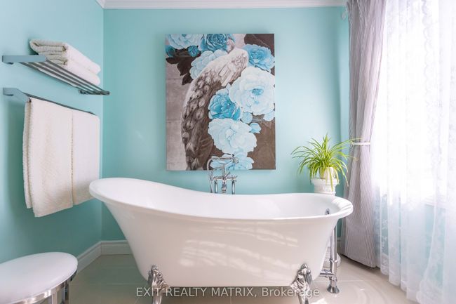 257 N Russell Rd, House other with 4 bedrooms, 3 bathrooms and 8 parking in Russell ON | Image 27