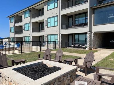 104 - 3412 Scenic Point Road, Condo with 2 bedrooms, 2 bathrooms and null parking in Graford TX | Image 1