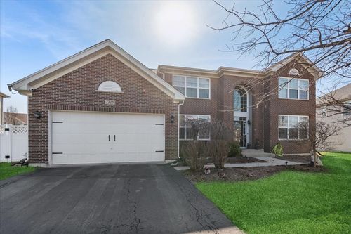 1715 White Oak Ln, Hoffman Estates, IL, 60192-4621 | Card Image