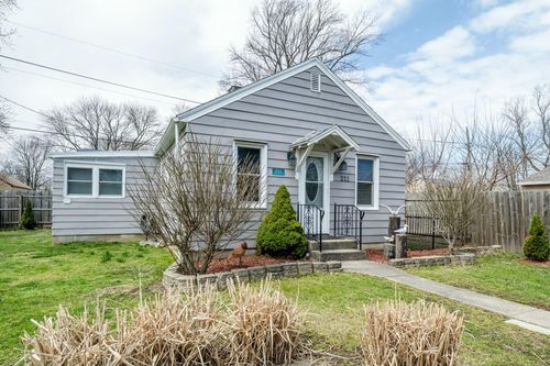 211 E Southeastern St, Galien, MI, 49113-5128 | Card Image