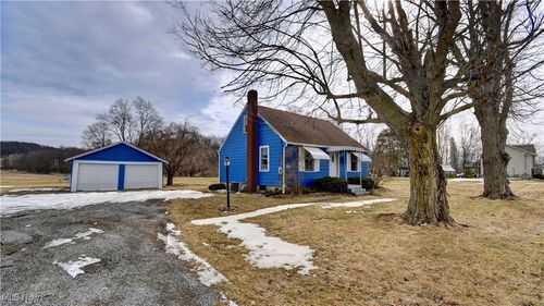 10861 Dolphin St Sw, Beach City, OH, 44608-9794 | Card Image
