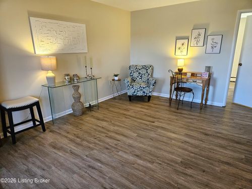 apt-54-4501 S 6th St, Louisville, KY, 40214-1470 | Card Image