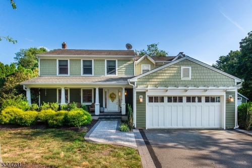 19 Berwick Dr, Bridgewater, NJ, 08807-2641 | Card Image