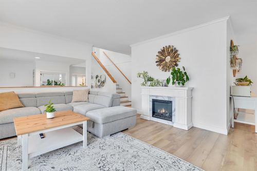 11399 Harrison St, Maple Ridge, BC, V2X9L2 | Card Image