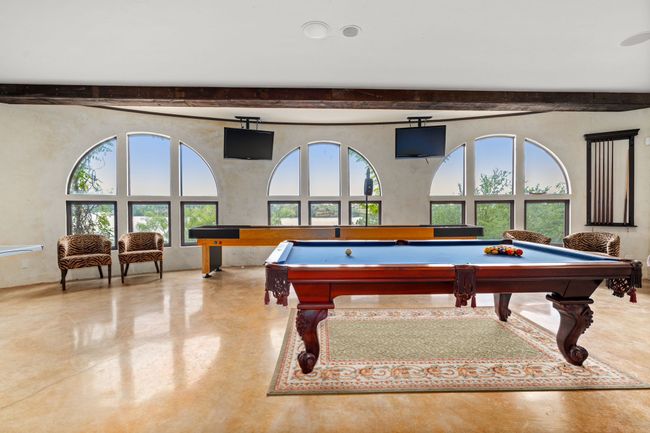 Gameroom hosting lake view | Image 32