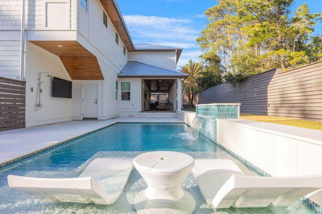 290 Seabreeze Blvd | Image 60
