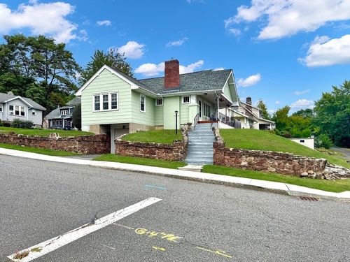 43 Woods Ave, Holyoke, MA, 01040-1854 | Card Image