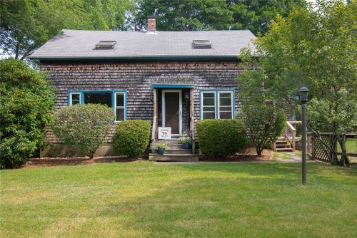 2 Poplar Ave, Wood River Junction, RI, 02894-1107 | Card Image