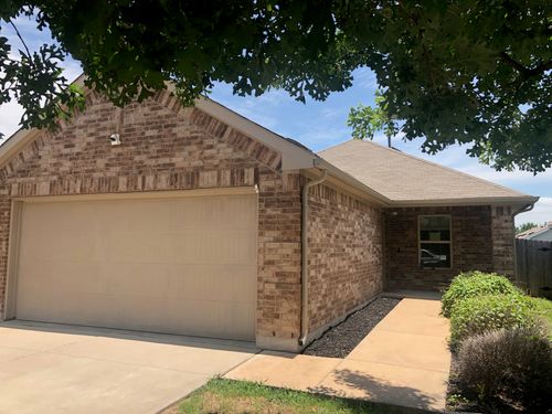 3505 Breckenridge Dr, Austin, TX, 78744-3313 | Card Image