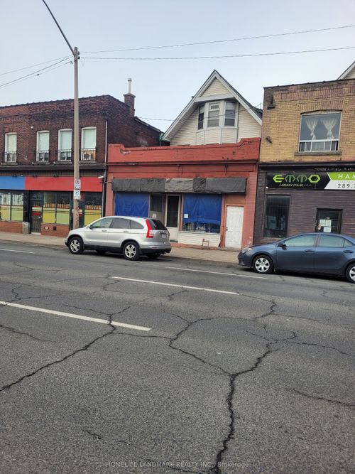 {{alt}} | Card Image