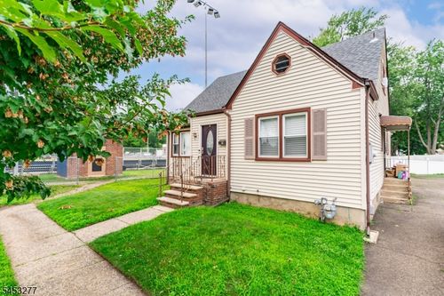 97 Elberon Ave, Hawthorne, NJ, 07506-2605 | Card Image