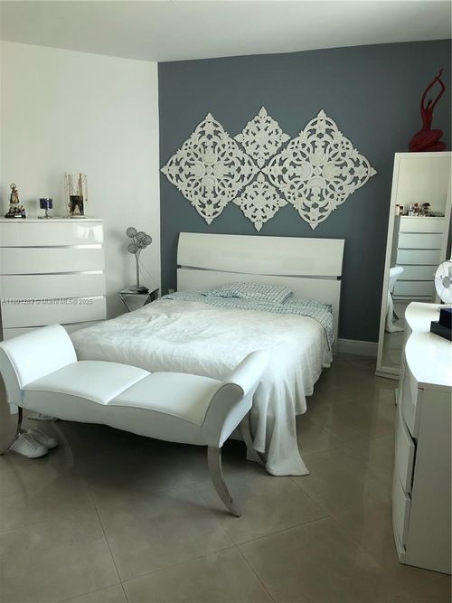 apt-1511-350 S Miami Ave, Miami, FL, 33130-1919 | Card Image