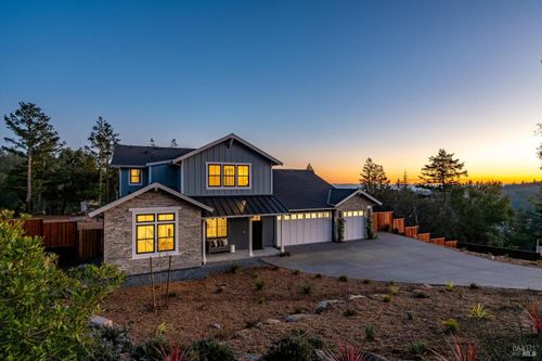 3684 Crown Hill Dr, Santa Rosa, CA, 95404-7645 | Card Image