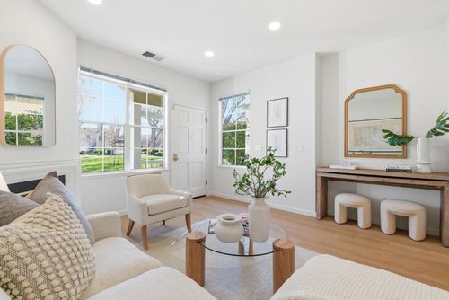 141 Laurel Way, Mountain View, CA, 94040-1312 | Card Image