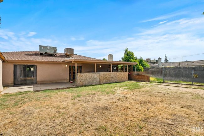 1125 Rose Ave, House other with 3 bedrooms, 2 bathrooms and null parking in Shafter CA | Image 8