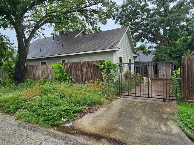 3022 Mcilhenny St, House other with 3 bedrooms, 2 bathrooms and null parking in Houston TX | Image 5