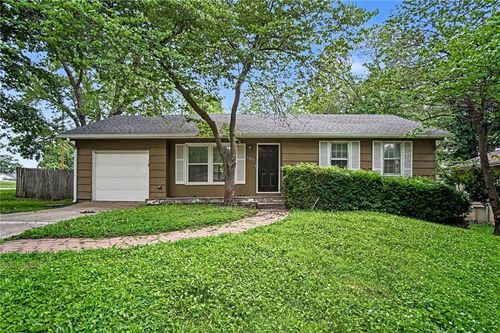 1501 Johnston St, Liberty, MO, 64068-2714 | Card Image