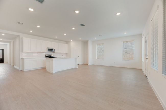 3801 Turtle Xing, House other with 4 bedrooms, 2 bathrooms and null parking in Mesquite TX | Image 8
