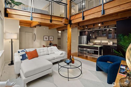 apt-121-530 Broadway E, Seattle, WA, 98102-5098 | Card Image