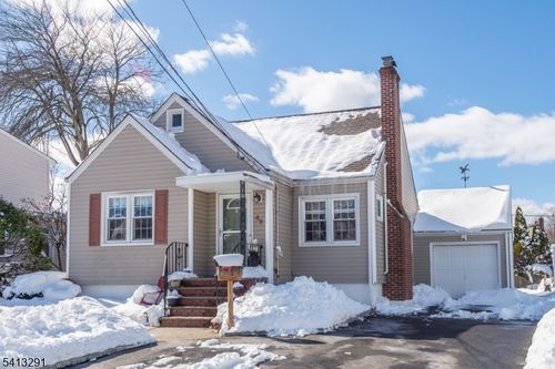 49 Locust Dr, Kenilworth, NJ, 07033-1520 | Card Image