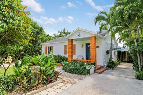 211 Columbia Dr, Lake Worth Beach, FL, 33460-6201 | Card Image