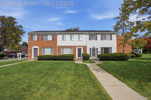 429 Fox Hills Dr N, Bloomfield Hills, MI, 48304-1309 | Card Image